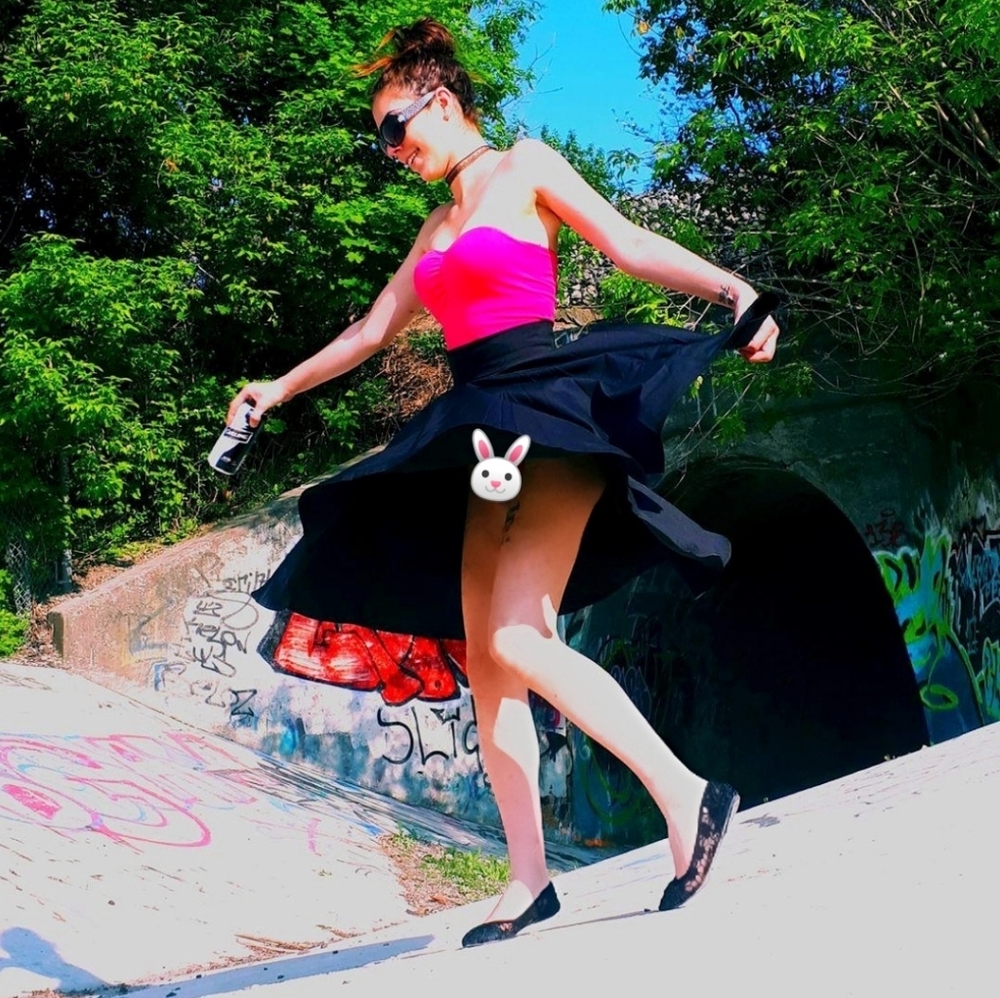 Midlength skirt
